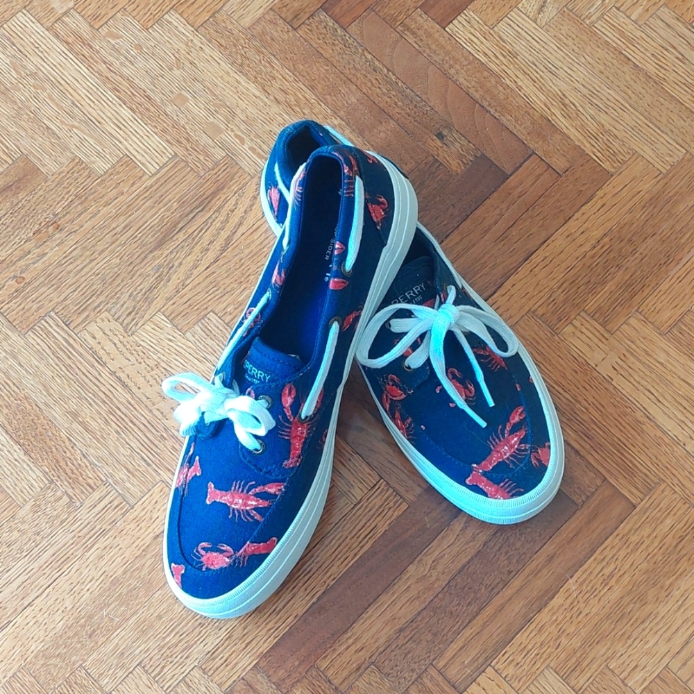 Nwob women's navy canvas with red lobster & crab motif boat shoe. 9M
